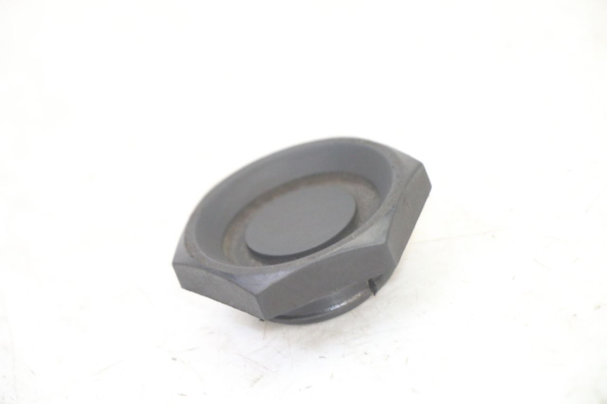 photo de CACHE ROUE GILERA RUNNER SP 50 (2006 - 2008) - Détail de la pièce