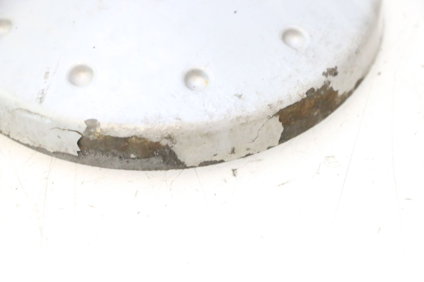 photo de CACHE ROUE PEUGEOT SATELIS 125 (2006 - 2009) - Autre angle de vue