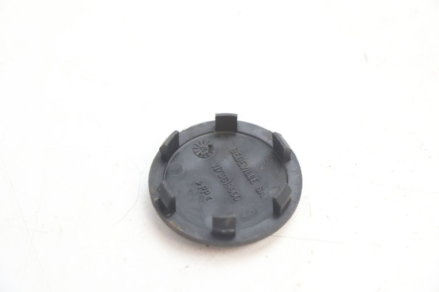 photo de CACHE ROUE PEUGEOT SPEEDFIGHT LC 50 (1996 - 2002) - Zoom état d’usage