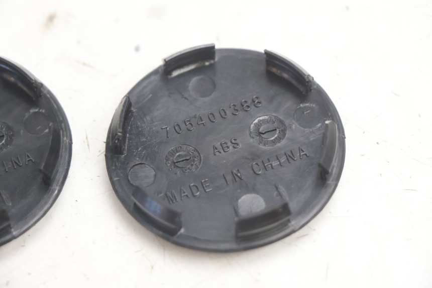 photo de CACHE ROUE CAN-AM SPYDER RS 1000 (2008 - 2012) - Gros plan technique