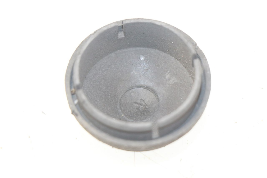 photo de CACHE ROUE PIAGGIO ZIP 2T 50 (2009 - 2019) - Détail de la pièce