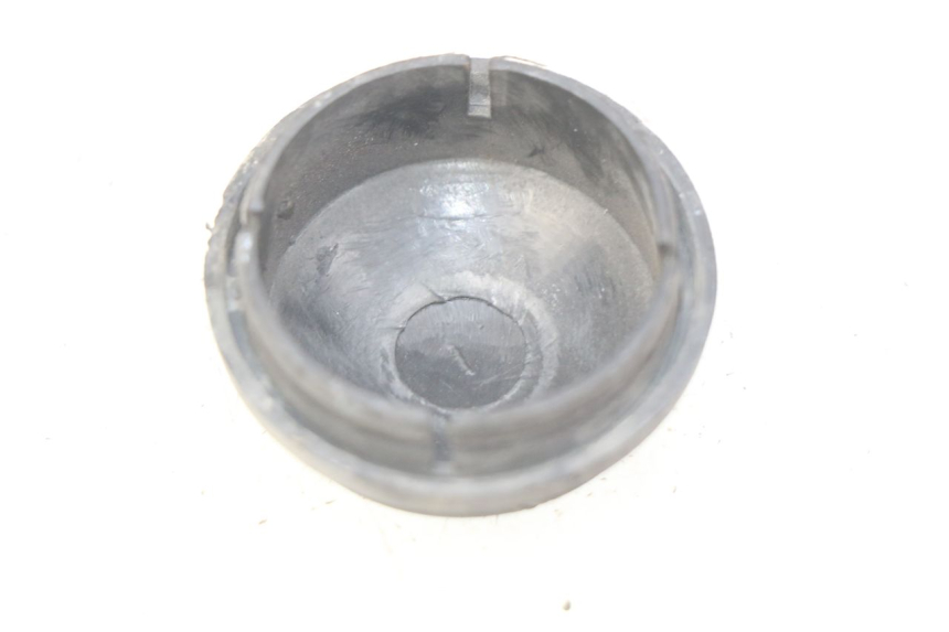 photo de CACHE ROUE PIAGGIO ZIP 2T 50 (2009 - 2019) - Détail de la pièce