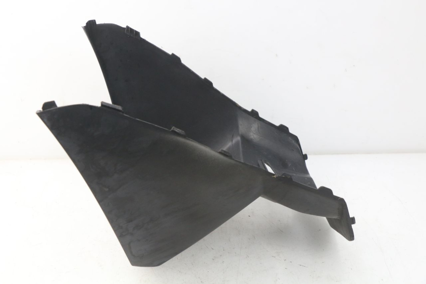 photo de CACHE SOUS SELLE KYMCO AGILITY 4T 50 (2005 - 2018) - Gros plan technique