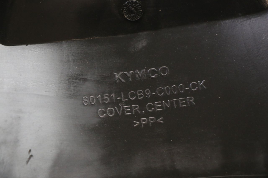 photo de CACHE SOUS SELLE KYMCO AGILITY 4T 50 (2005 - 2018) - Vue d’ensemble