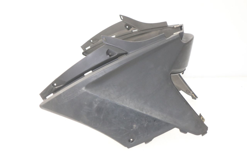 photo de CACHE SOUS SELLE KYMCO AGILITY CITY 4T 50 (2008 - 2016) - Gros plan technique