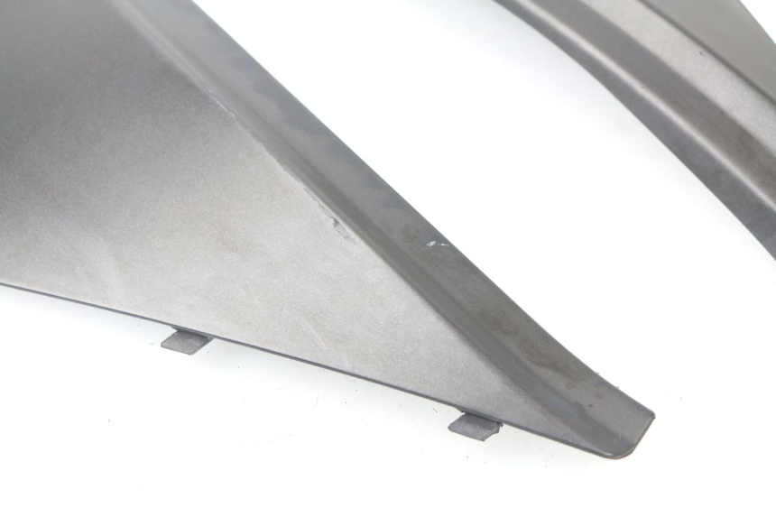 photo de CACHE SOUS SELLE APRILIA ATLANTIC 125 (2003 - 2009) - Gros plan technique