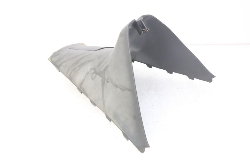 photo de CACHE SOUS SELLE HONDA BALI EX 100 (1996 - 2000) - Gros plan technique