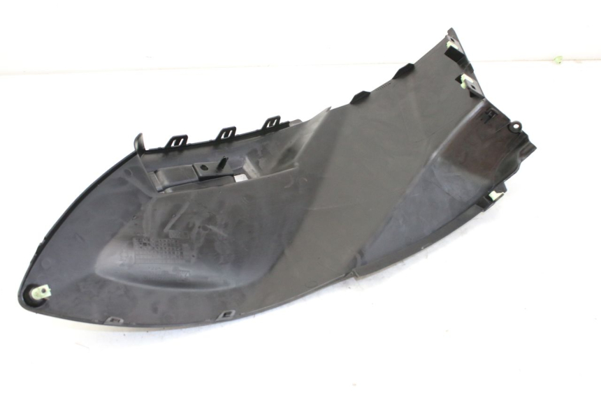 photo de CACHE SOUS SELLE PEUGEOT CITYSTAR 50 (2013 - 2017) - Gros plan technique