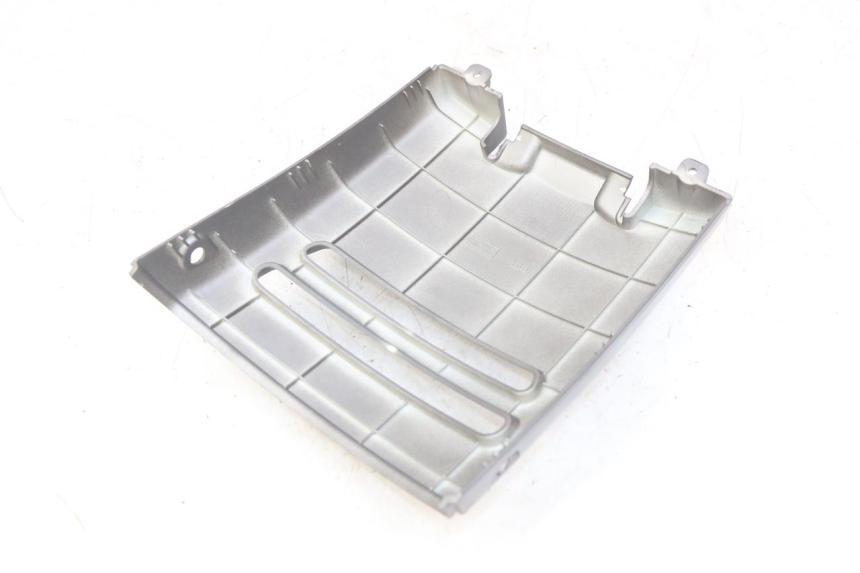 photo de CACHE SOUS SELLE PEUGEOT DJANGO 4T 50 (2014 - 2019) - Détail de la pièce