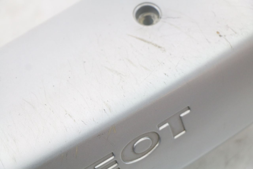 photo de CACHE SOUS SELLE DROIT PEUGEOT 103 VOGUE VS2 50 (2004 - 2017) - Gros plan technique