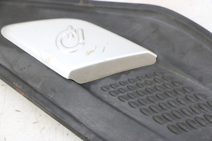 photo de CACHE SOUS SELLE DROIT QUADRO 4 4D 350 (2015 - 2018) - Autre angle de vue