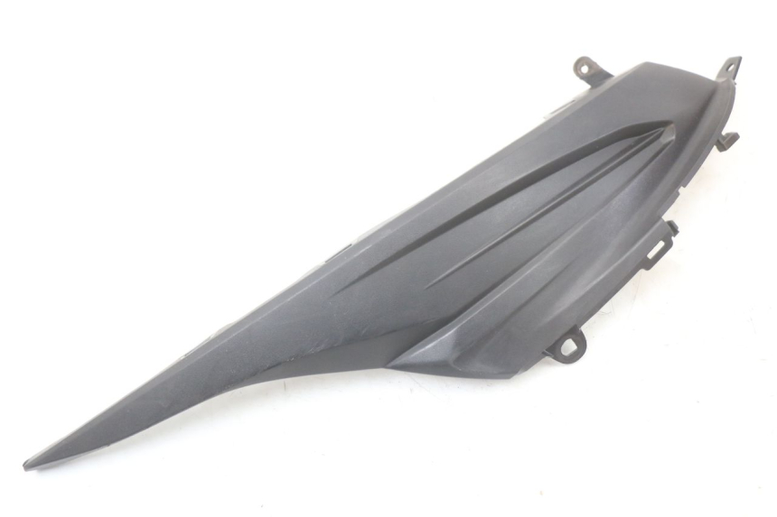 photo de CACHE SOUS SELLE DROIT SUZUKI ADDRESS 110 (2015 - 2020) - Détail de la pièce