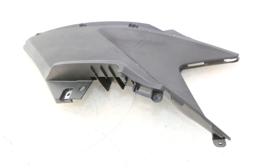photo de CACHE SOUS SELLE DROIT KYMCO AGILITY CITY 16P 125 (2015 - 2024) - Marquages et références
