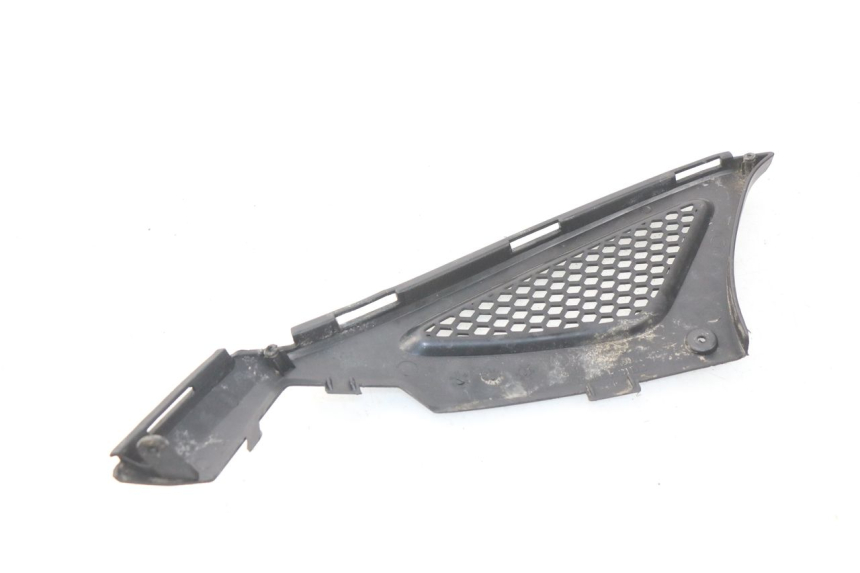 photo de CACHE SOUS SELLE DROIT KYMCO AGILITY RS 2T 50 (2009 - 2013) - Gros plan technique