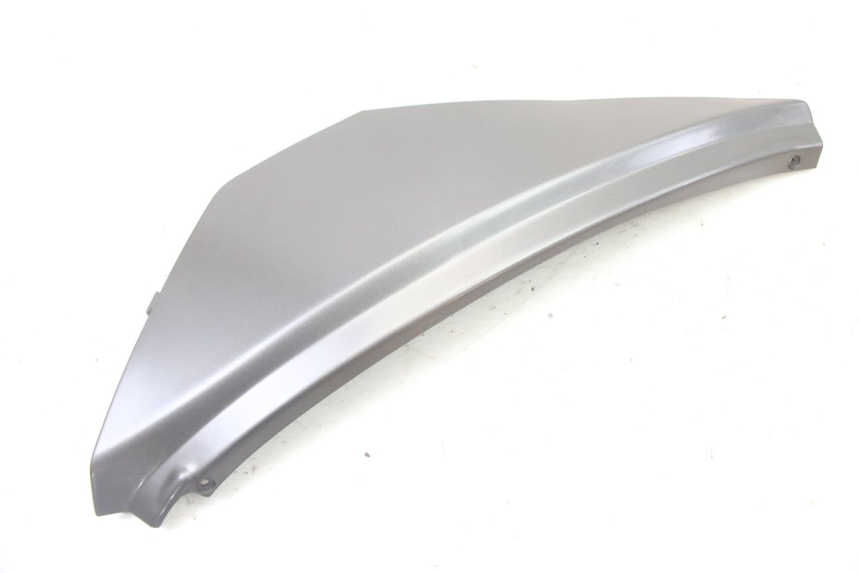 photo de CACHE SOUS SELLE DROIT APRILIA ATLANTIC 125 (2003 - 2009) - Détail de la pièce