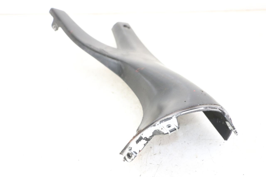 photo de CACHE SOUS SELLE DROIT APRILIA RS 50 (1999 - 2005) - Gros plan technique