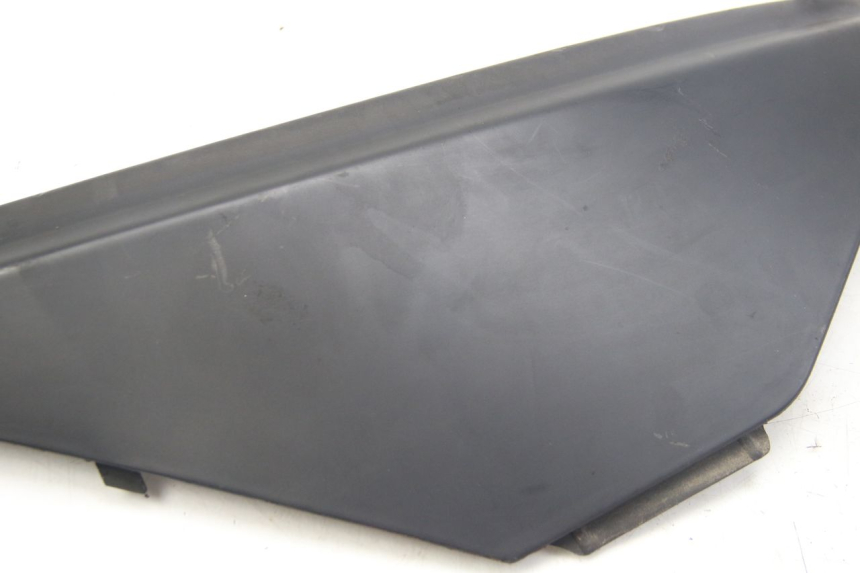 photo de CACHE SOUS SELLE DROIT APRILIA ATLANTIC 500 (2002 - 2003) - Autre angle de vue