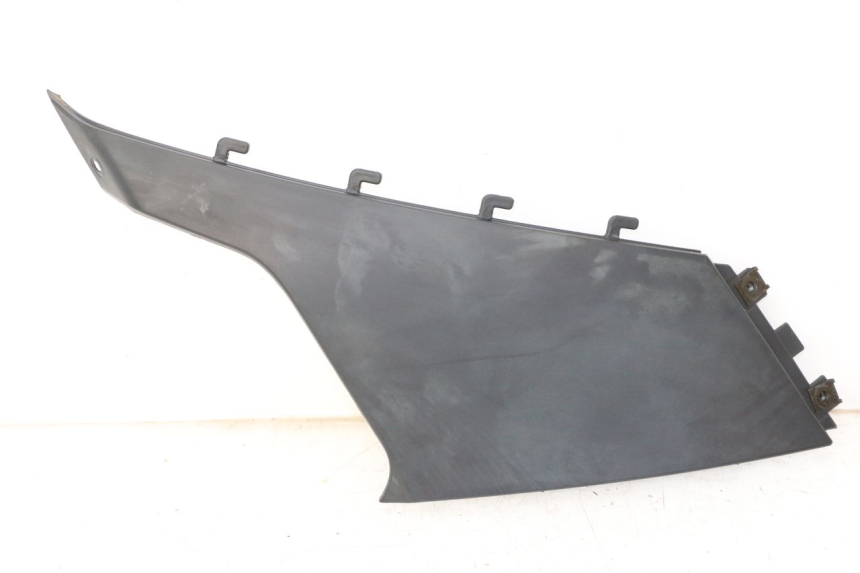 photo de CACHE SOUS SELLE DROIT BMW C1 125 (2000 - 2003) - Vue principale