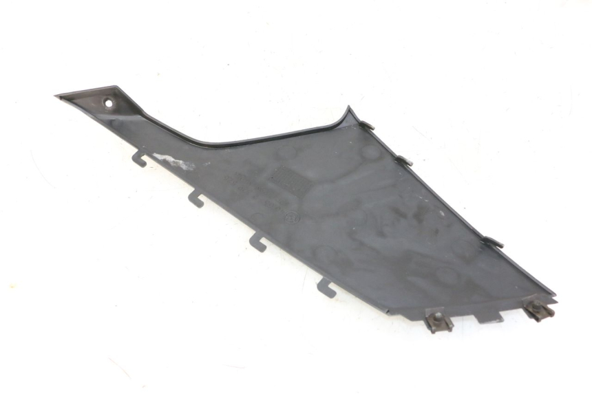 photo de CACHE SOUS SELLE DROIT BMW C1 125 (2000 - 2003) - Zoom état d’usage