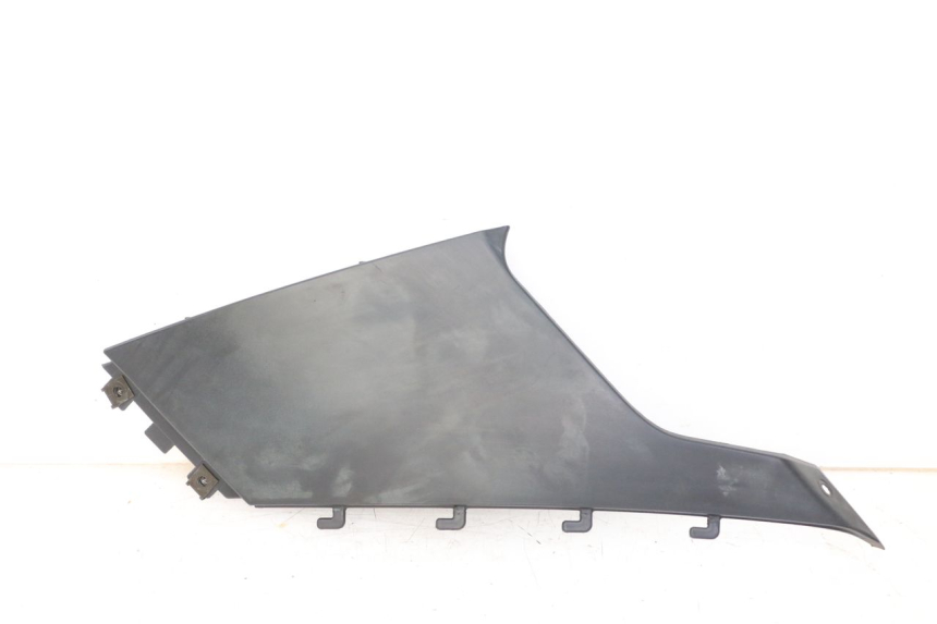 photo de CACHE SOUS SELLE DROIT BMW C1 125 (2000 - 2003) - Autre angle de vue