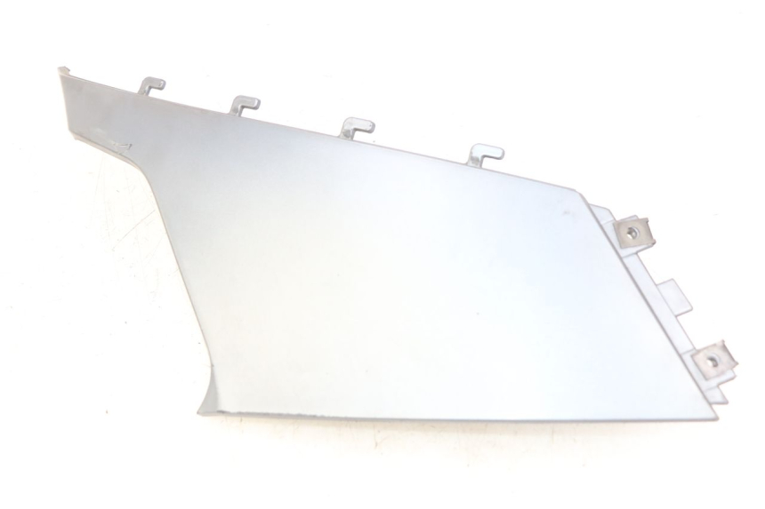 photo de CACHE SOUS SELLE DROIT BMW C1 125 (2000 - 2003) - Vue principale