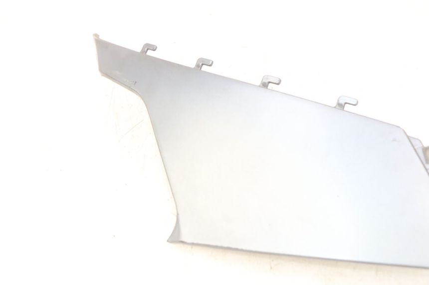 photo de CACHE SOUS SELLE DROIT BMW C1 125 (2000 - 2003) - Vue d’ensemble