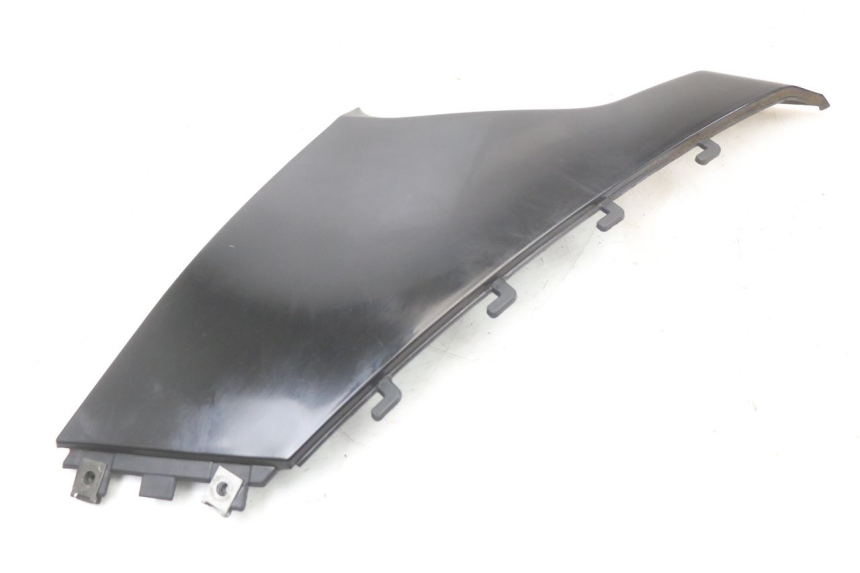 photo de CACHE SOUS SELLE DROIT BMW C1 125 (2000 - 2003) - Détail de la pièce