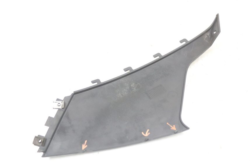 photo de CACHE SOUS SELLE DROIT BMW C1 125 (2000 - 2003) - Zoom état d’usage