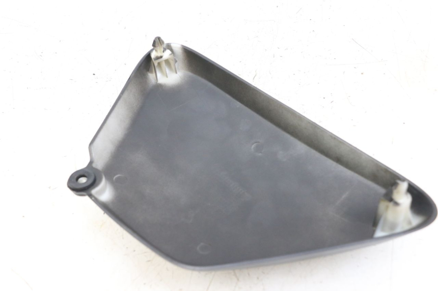 photo de CACHE SOUS SELLE DROIT ARCHIVE CAFE RACER 4T 50 (2019 - 2024) - Détail de la pièce