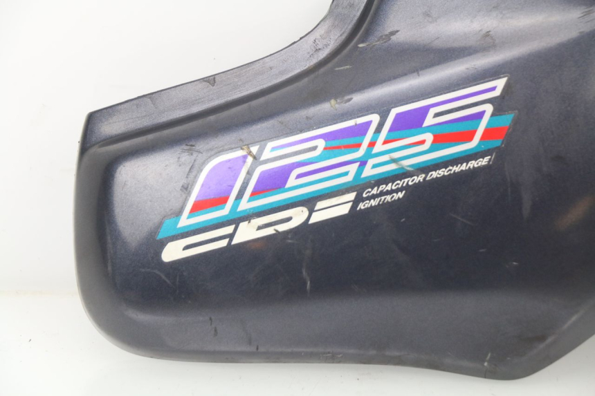 photo de CACHE SOUS SELLE DROIT HONDA CG 125 (1996 - 1998) - Autre angle de vue