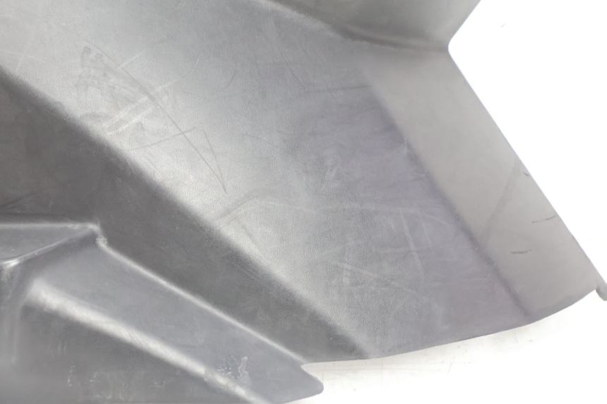 photo de CACHE SOUS SELLE DROIT PEUGEOT CITYSTAR 2T 50 (2018 - 2021) - Zoom état d’usage
