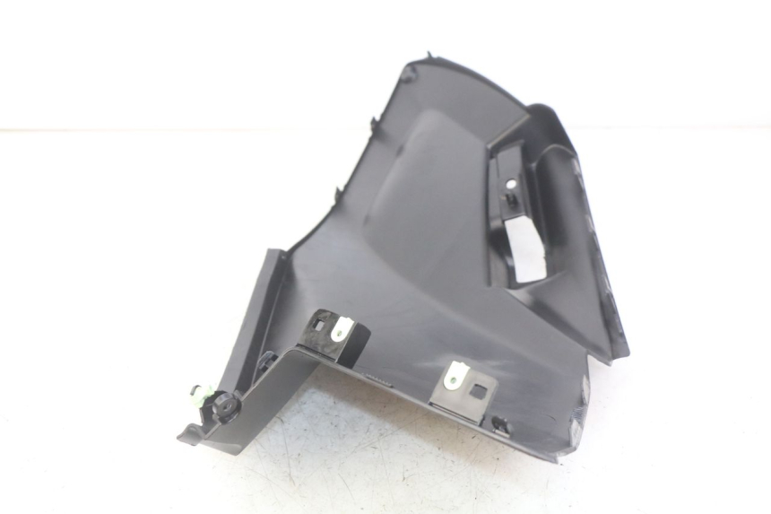 photo de CACHE SOUS SELLE DROIT PEUGEOT CITYSTAR AIR 125 (2014 - 2017) - Autre angle de vue