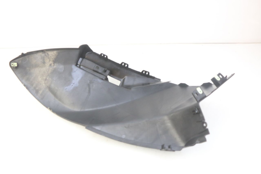 photo de CACHE SOUS SELLE DROIT PEUGEOT CITYSTAR 125 (2011 - 2017) - Détail de la pièce