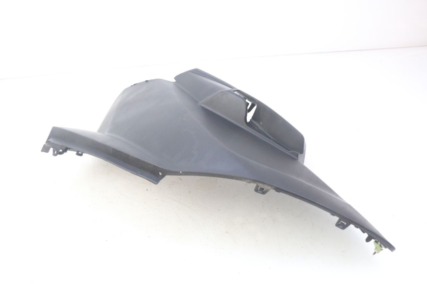 photo de CACHE SOUS SELLE DROIT PEUGEOT CITYSTAR 125 (2011 - 2017) - Autre angle de vue