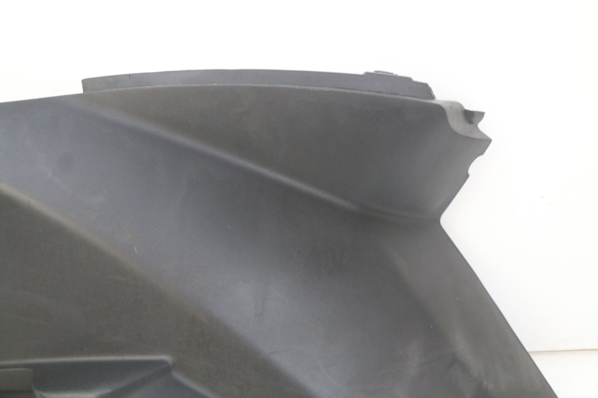 photo de CACHE SOUS SELLE DROIT PEUGEOT CITYSTAR 125 (2011 - 2017) - Points de fixation