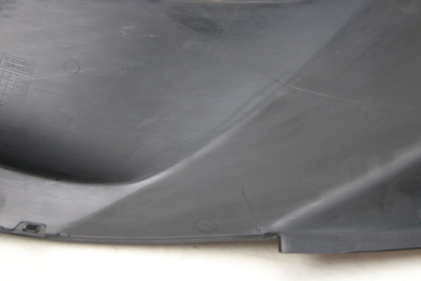 photo de CACHE SOUS SELLE DROIT PEUGEOT CITYSTAR 125 (2011 - 2017) - Marquages et références