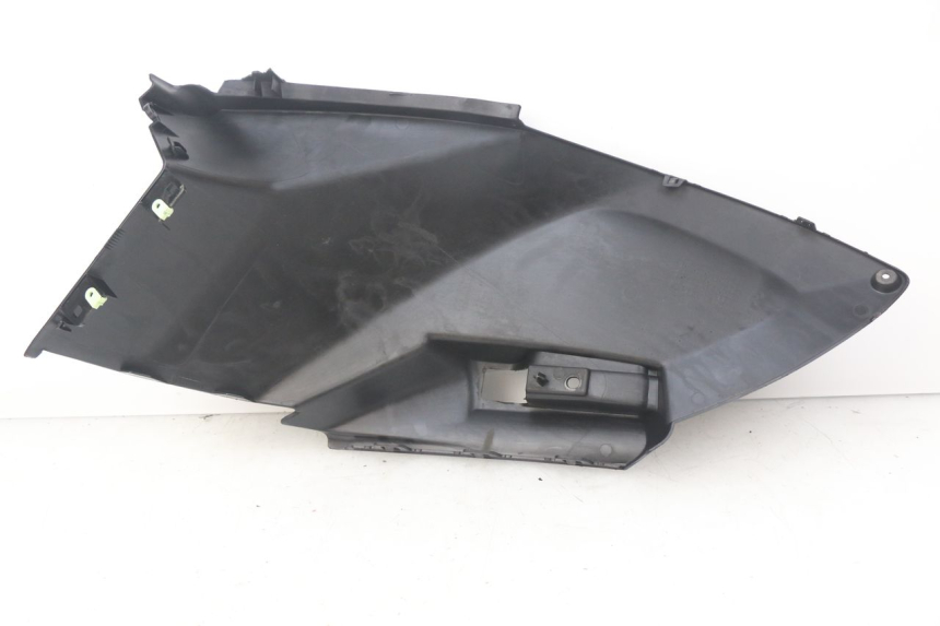 photo de CACHE SOUS SELLE DROIT PEUGEOT CITYSTAR 50 (2013 - 2017) - Zoom état d’usage