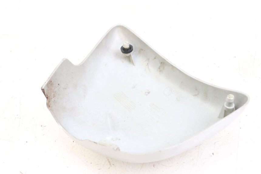 photo de CACHE SOUS SELLE DROIT APRILIA CLASSIC 125 (1995 - 2001) - Détail de la pièce