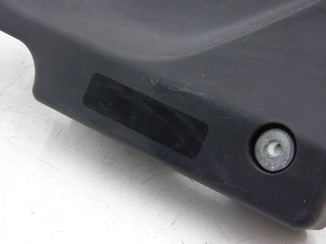 photo de CACHE SOUS SELLE DROIT DAELIM VJ ROADWIN 125 (2008 - 2010) - Zoom état d’usage