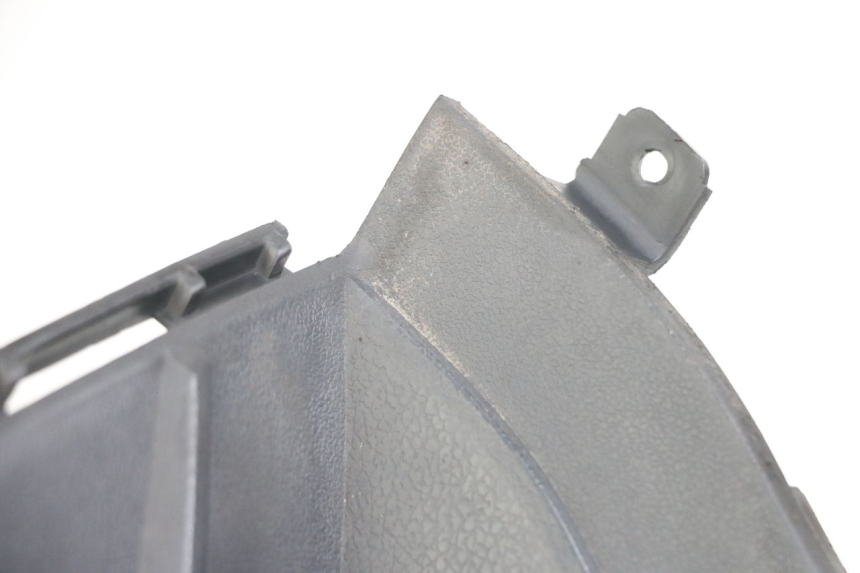 photo de CACHE SOUS SELLE DROIT KYMCO DINK 4T 50 (2007 - 2018) - Détail de la pièce