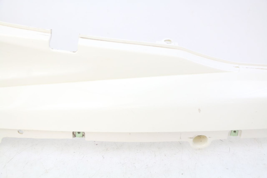 photo de CACHE SOUS SELLE DROIT PEUGEOT DJANGO 2T 50 (2014 - 2019) - Détails caractéristiques