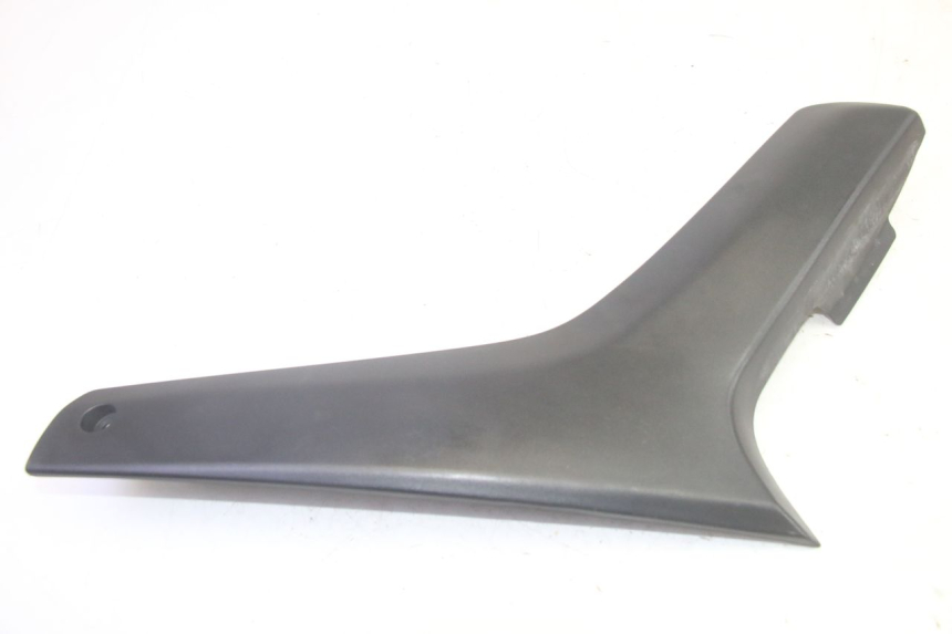 photo de CACHE SOUS SELLE DROIT SUZUKI DL V STROM 1000 (2002 - 2007) - Autre angle de vue