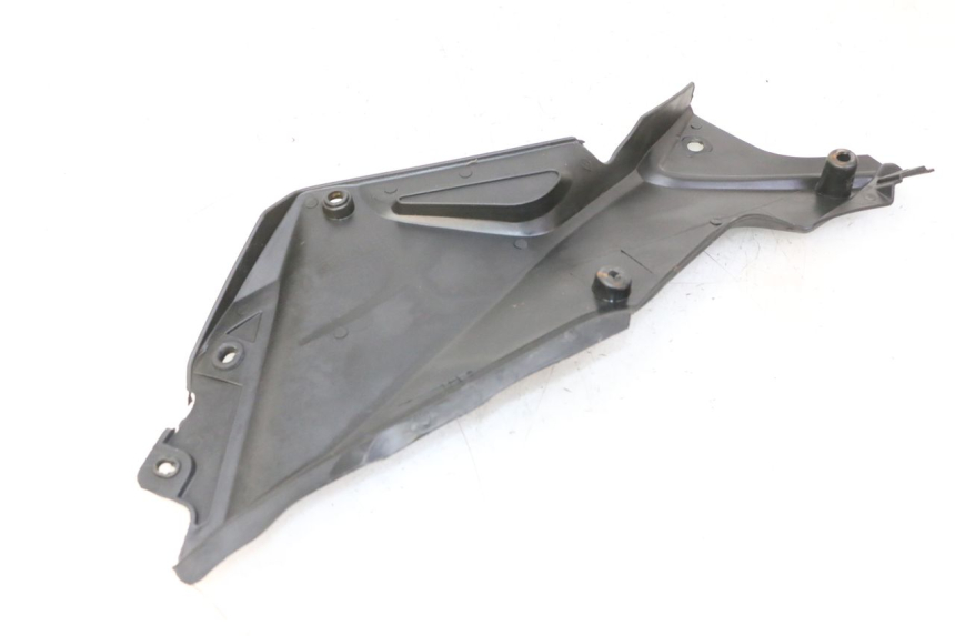 photo de CACHE SOUS SELLE DROIT STAHO FH 50 (2018 - 2019) - Détail de la pièce