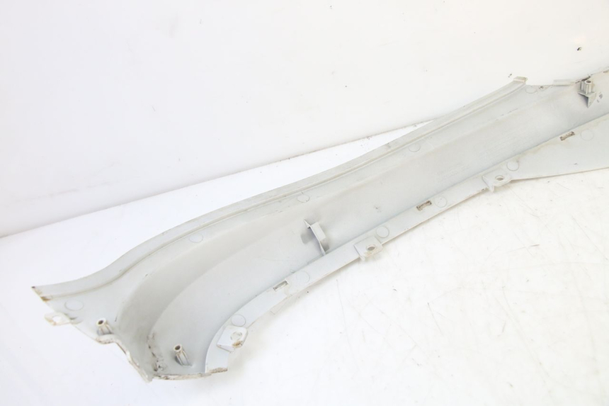 photo de CACHE SOUS SELLE DROIT SYM FIDDLE 3 III 125 (2014 - 2020) - Points de fixation