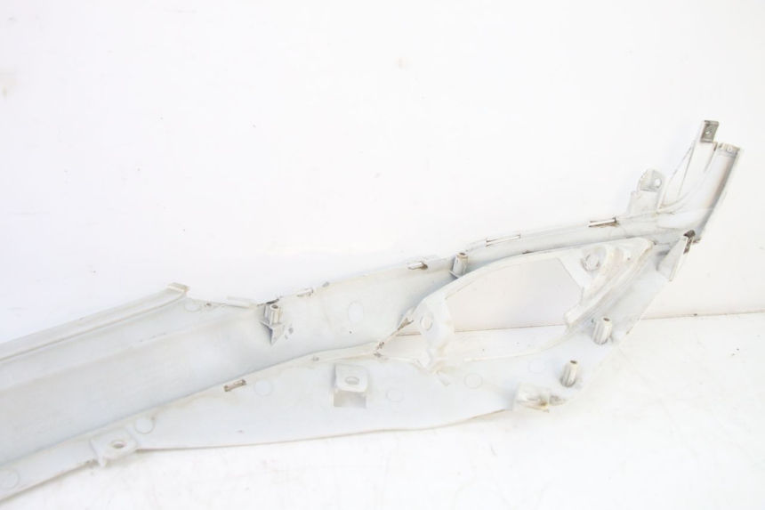 photo de CACHE SOUS SELLE DROIT SYM FIDDLE 3 III 125 (2014 - 2020) - État de surface