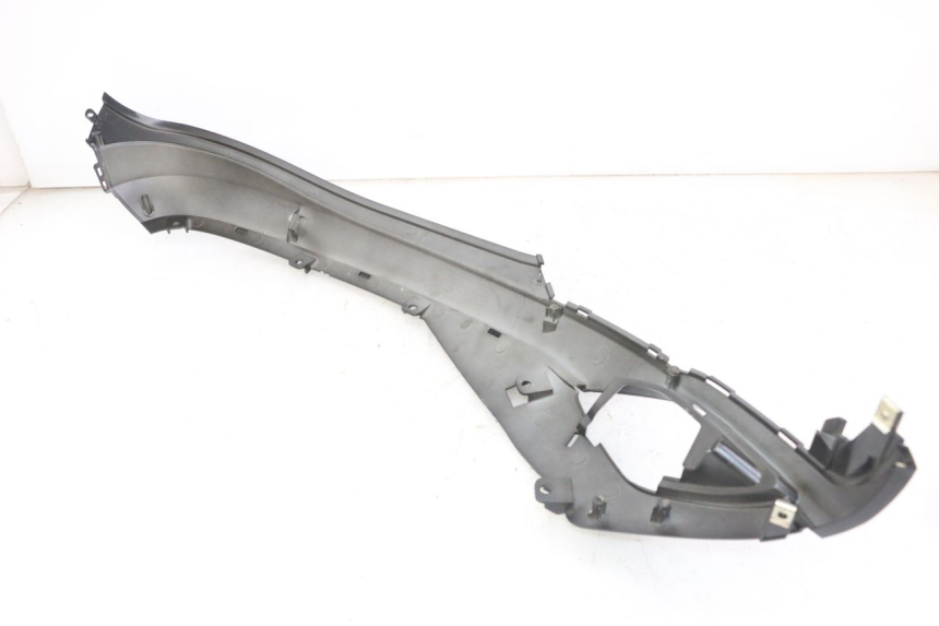 photo de CACHE SOUS SELLE DROIT SYM FIDDLE 3 III 50 (2014 - 2020) - Détail de la pièce