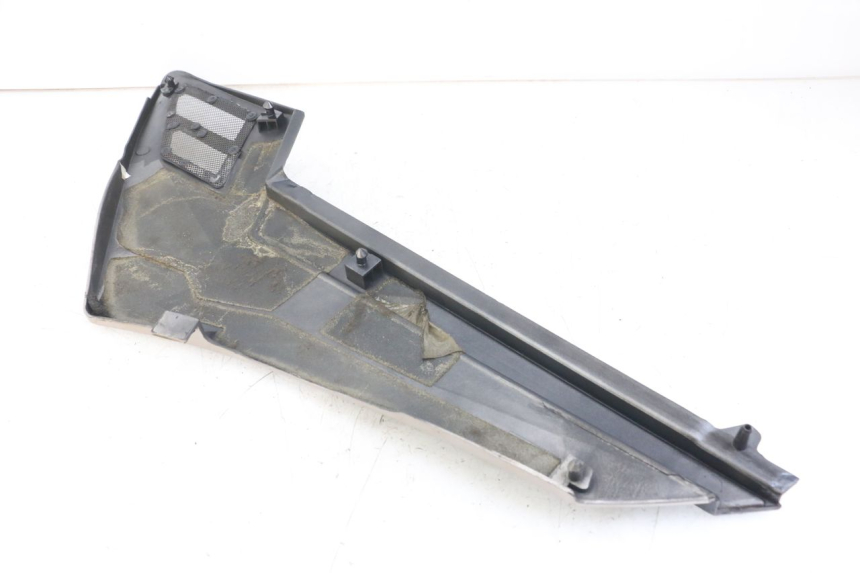 photo de CACHE SOUS SELLE DROIT YAMAHA FJ 3CX 1200 (1986 - 1996) - Points de fixation