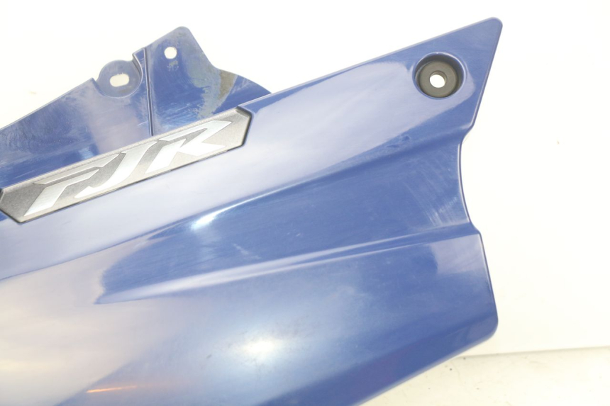 photo de CACHE SOUS SELLE DROIT YAMAHA FJR ABS 1300 (2016 - 2020) - Pièce contrôlée