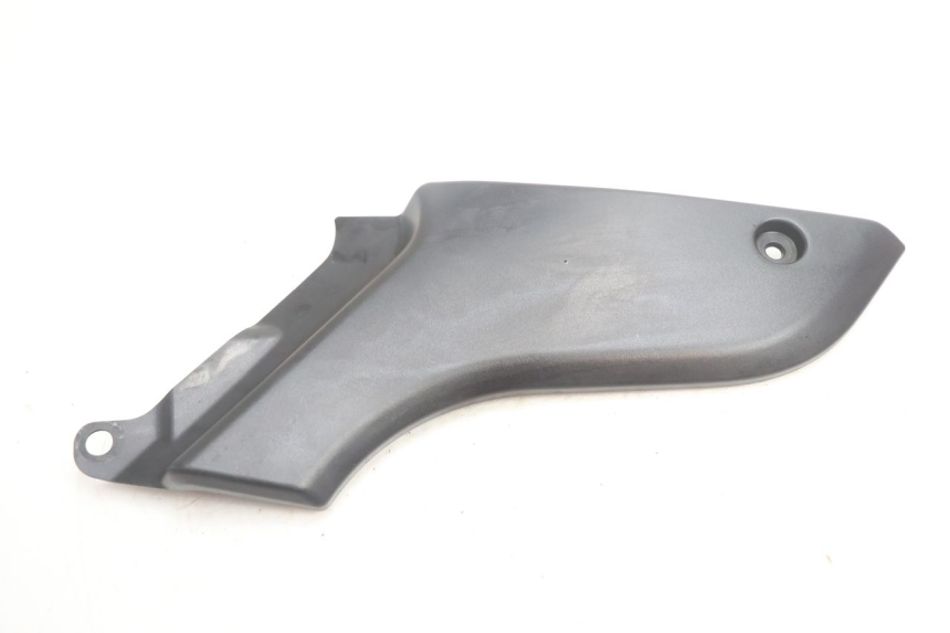 photo de CACHE SOUS SELLE DROIT YAMAHA FJR 1300 (2001 - 2005) - Vue principale