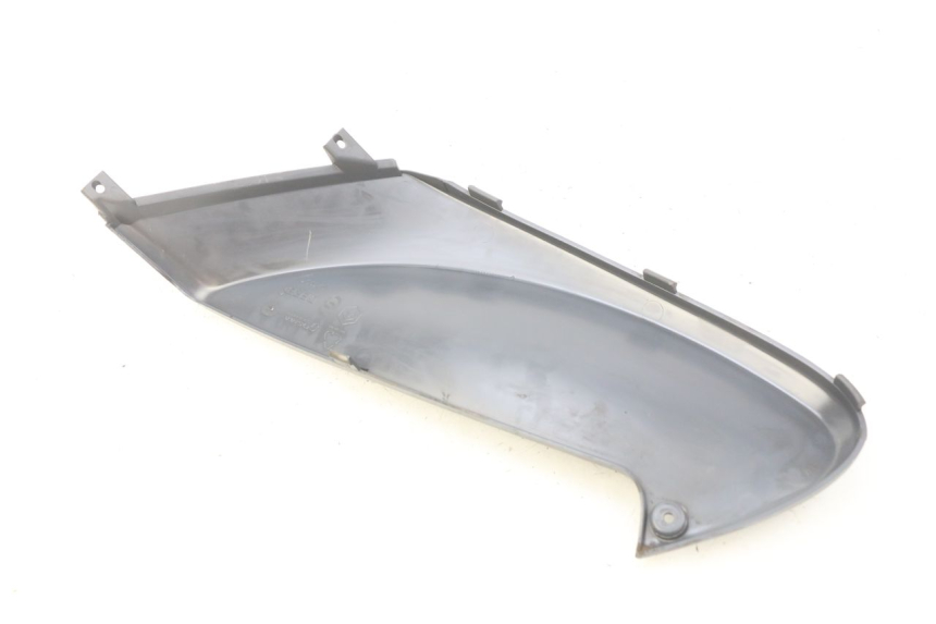 photo de CACHE SOUS SELLE DROIT PIAGGIO FLY 100 (2006 - 2010) - Zoom état d’usage